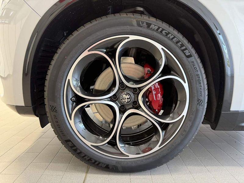 Alfa Romeo Stelvio (2026) Veloce 2.2 JTDm 210k Q4 - fotka 24 z 24