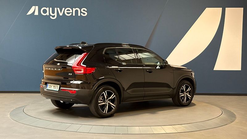 Volvo XC40 B3 Plus Dark DCT - fotka 2 z 17