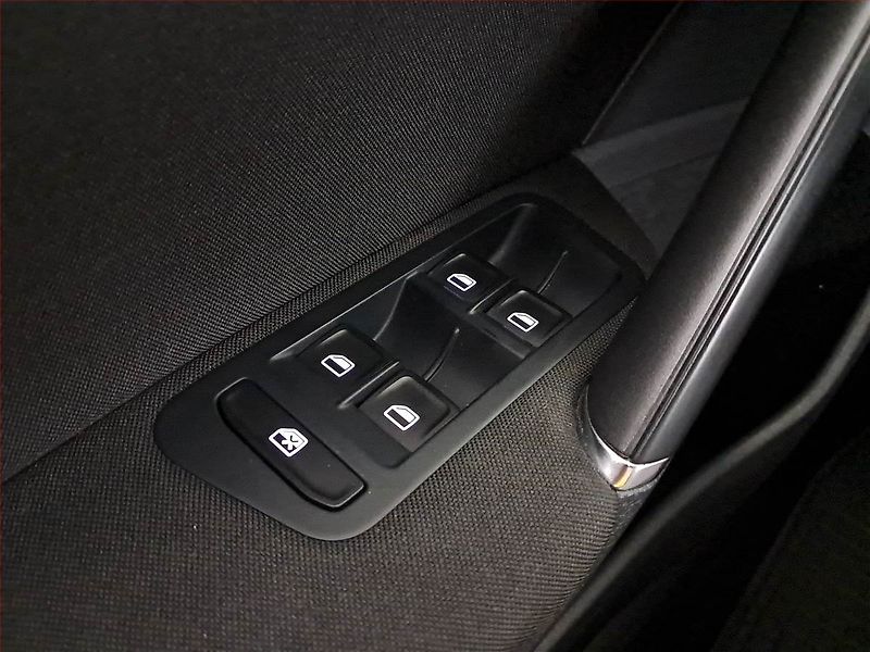 Volkswagen Golf (2013) 1.2 TSI, Serv.kniha, Navi - fotka 20 z 20