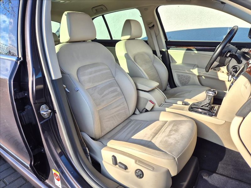 Škoda Superb 3,6 FSi V6 DSG 4x4 106Tis.Km!! - fotka 21 z 30