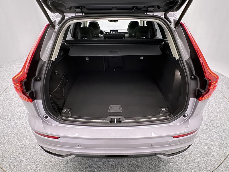 Volvo XC60 (2026) T6 AWD AUT DARK ULTRA - fotka 6 z 24