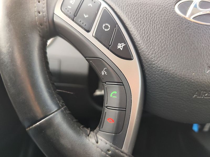 Hyundai i30 1.6 CRDi/81kW komfort - fotka 20 z 26