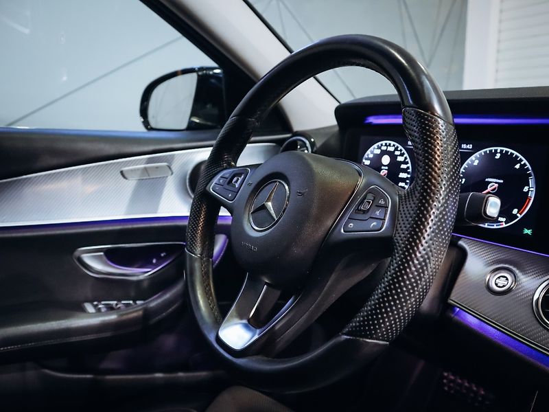 Mercedes-Benz Třídy E E 220d 4MATIC, All-Terrain - fotka 23 z 27