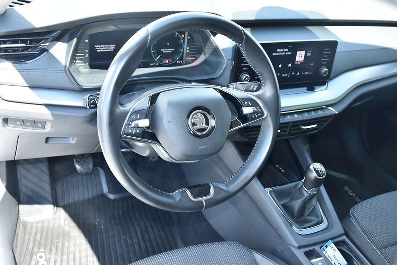 Škoda Octavia (2022) Ambition 2.0 TDI 85kW - fotka 15 z 31