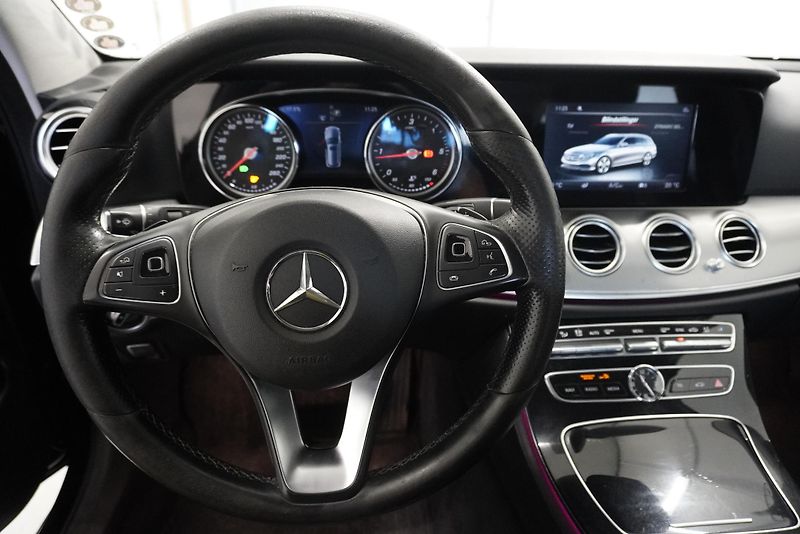 Mercedes-Benz Třídy E (2017) E220D AUTOMAT - fotka 19 z 38