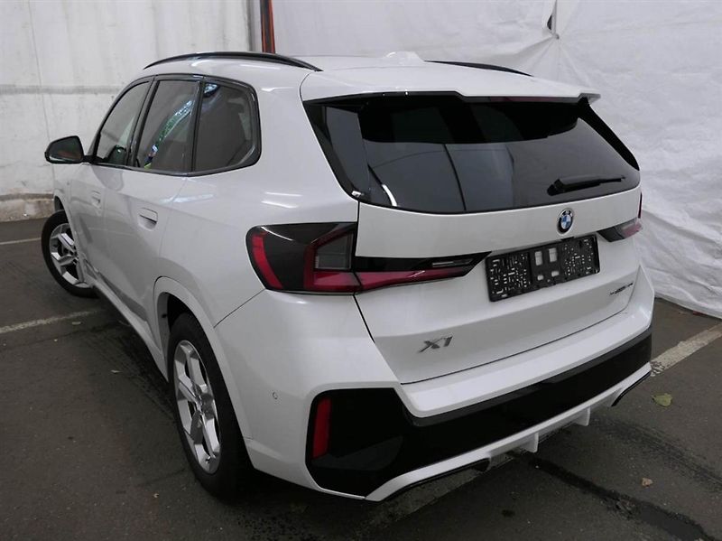 BMW X1 sDrive20i - fotka 3 z 12