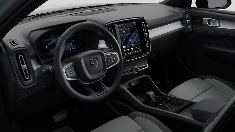 Volvo XC40 (2026) DARK B3 PLUS FWD,360°KAMERA - fotka 8 z 9