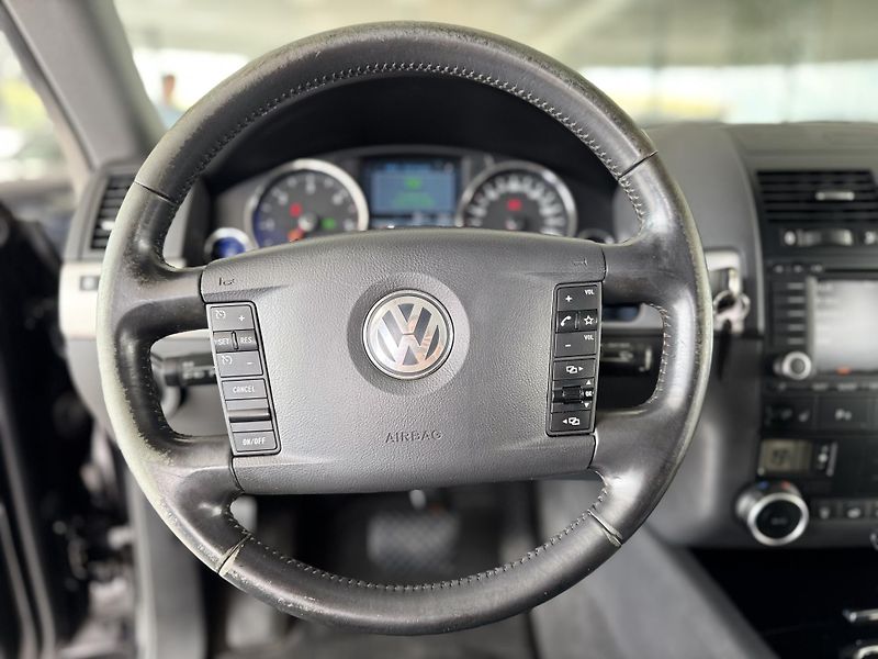 Volkswagen Touareg - fotka 10 z 37