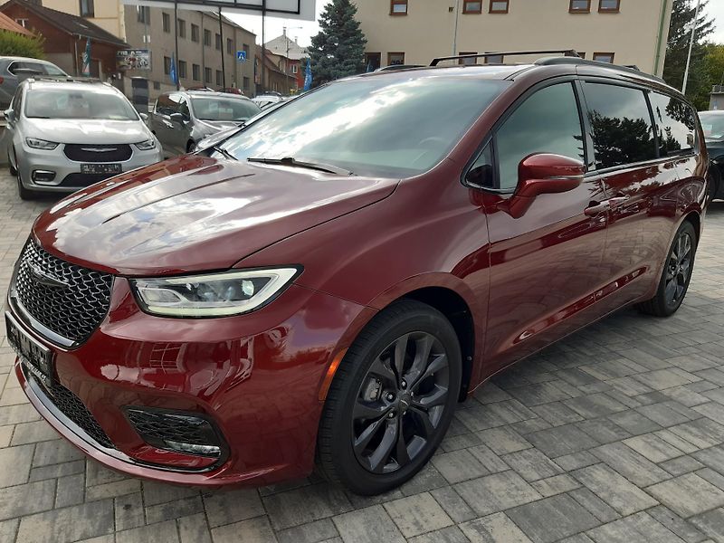Chrysler Pacifica (2019) 3,6L SPORT, REZERVACE - fotka 3 z 48