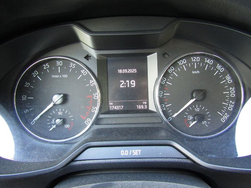 Škoda Octavia (2014) 1.6 TDI 77kW  1.MAJITEL - fotka 28 z 35