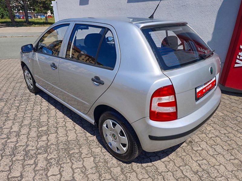 Škoda Fabia (2005) 1.4 16V Classic Klima 24.500km - fotka 4 z 40