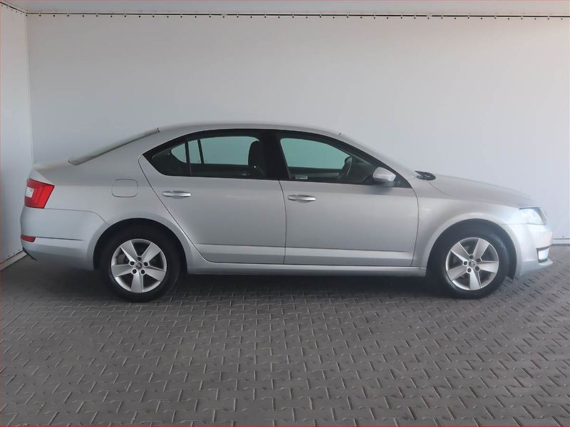 Škoda Octavia (2016) 1.6 TDI, Serv.kniha, Tempomat - fotka 6 z 19