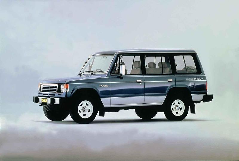 Mitsubishi Pajero při mezigeneračním setkání.