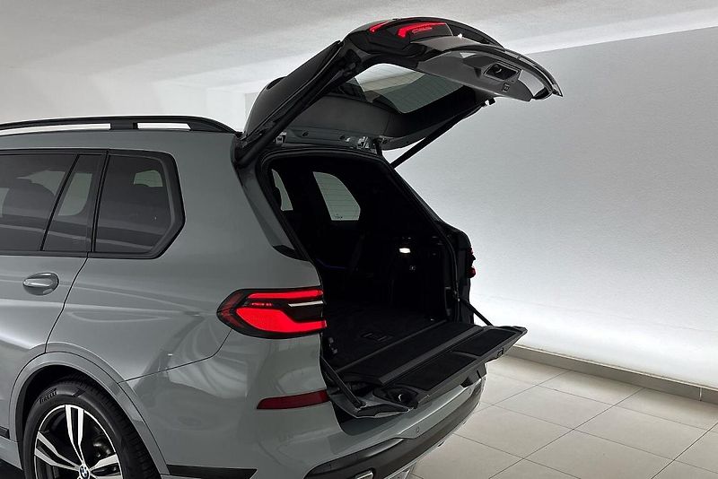 BMW X7 xDrive40d - fotka 30 z 30