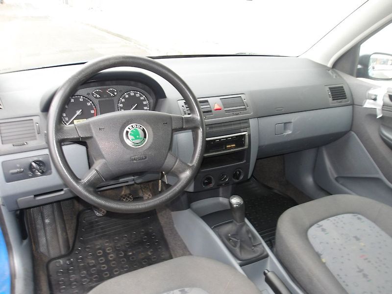 Škoda Fabia 1,2i 2xKOLA Nové v ČR!STK03/28 - fotka 15 z 30