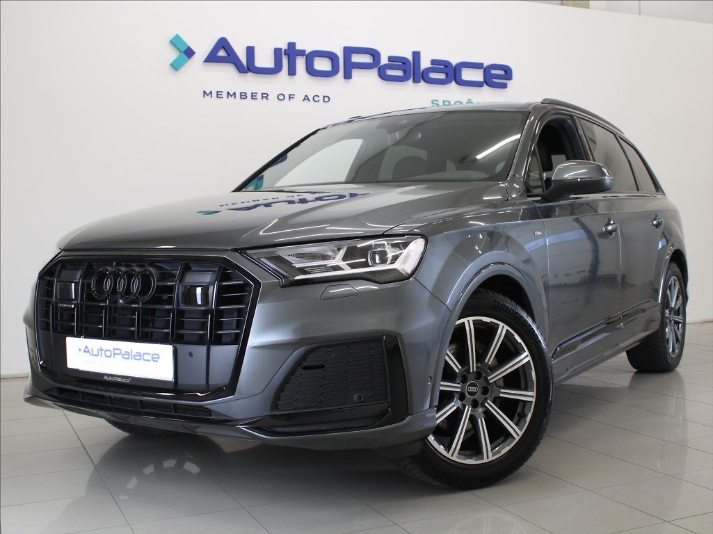 Audi Q7 3,0 50TDi S-Line 63tkm. ČR