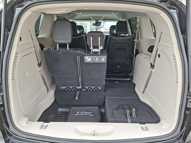 Chrysler Pacifica (2021) 3,6 LIMITED,HYBRYD, REZERVACE  - fotka 16 z 38