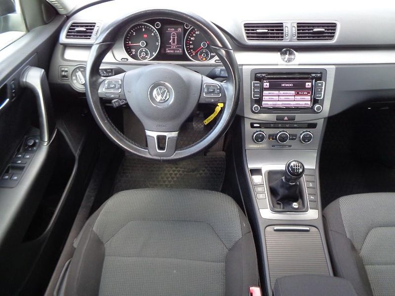 Volkswagen Passat 2,0 TDI Comfortline  103 kW - fotka 5 z 27