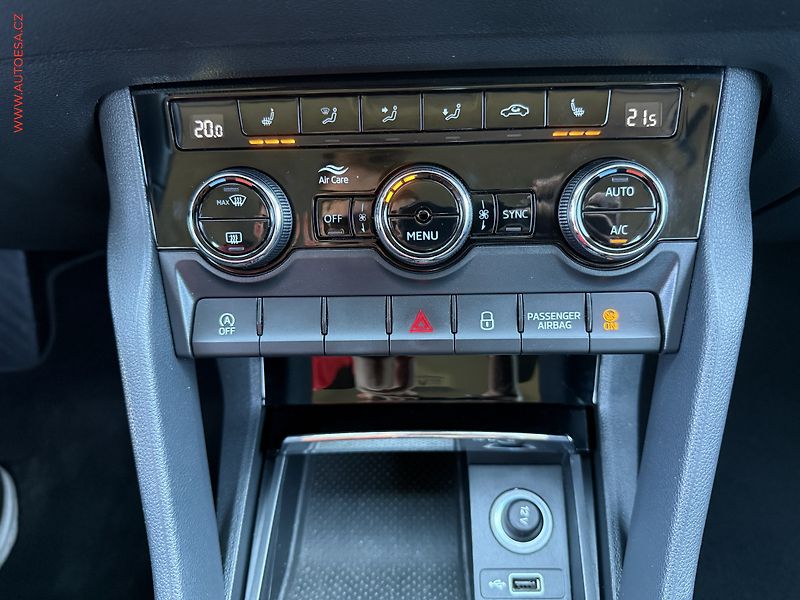 Škoda Karoq (2017) 1.5 TSi, ČR, Ambition, DSG - fotka 19 z 21