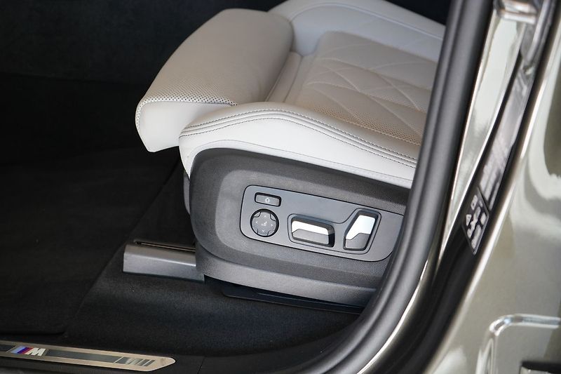 BMW X5 40d xDrive, Harman/Kardon, HUD - fotka 25 z 50