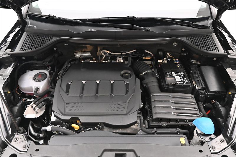 Škoda Karoq 2,0 TDI 85kW DSG Ambition Záru - fotka 9 z 31