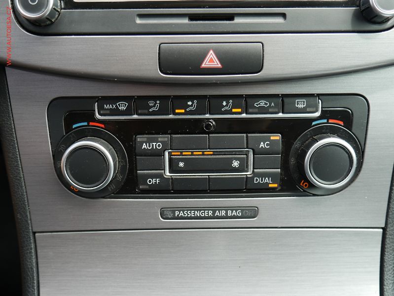 Volkswagen Passat (2011) 2.0TDi, ČR, Comfortline - fotka 18 z 22