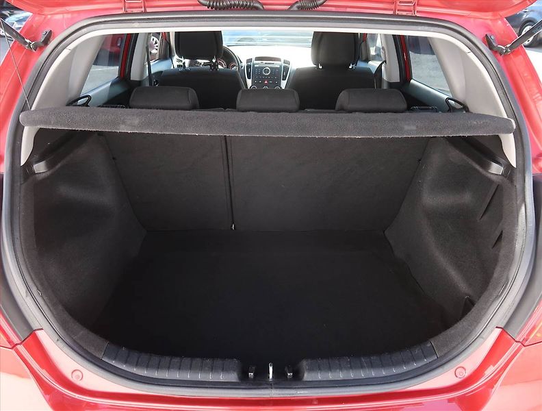 Kia Ceed (2011) 1.4 CVVT, ČR,1.maj, Serv.kniha - fotka 13 z 17
