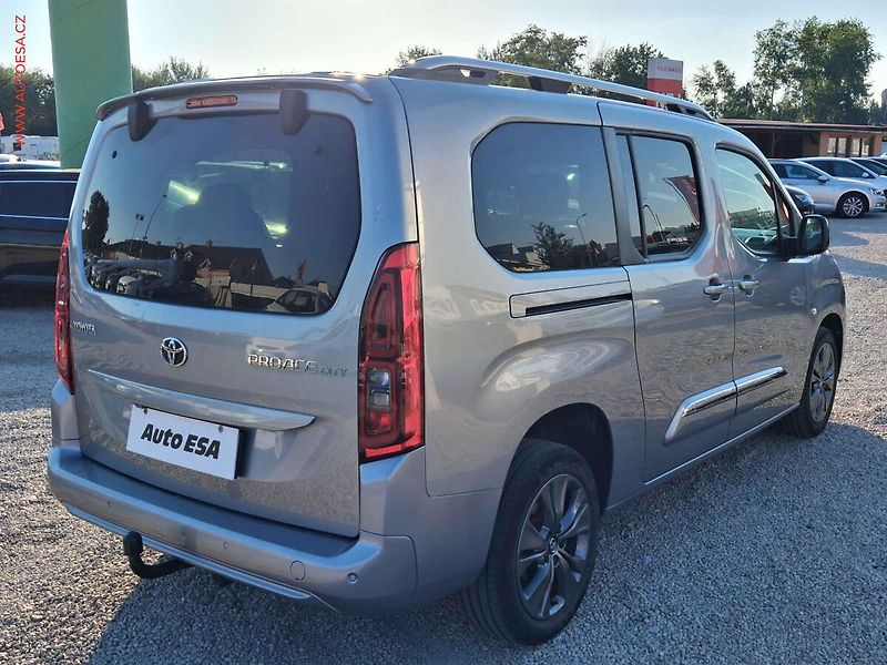 Toyota ProAce City Verso (2022) 1.5, 1.maj,ČR, servis.kniha - fotka 4 z 22