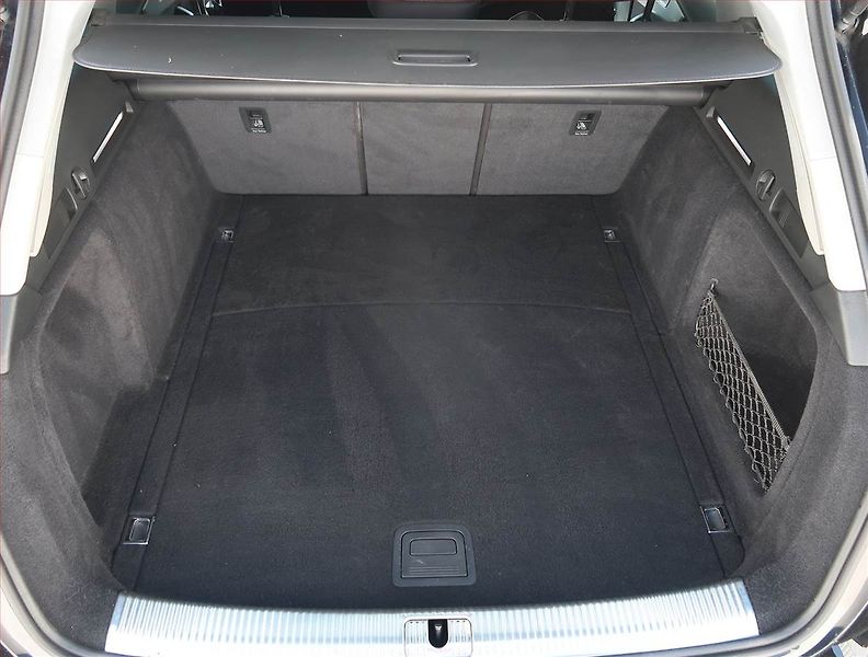 Audi A4 (2019) 30 TDI, Automat, Navi - fotka 14 z 27