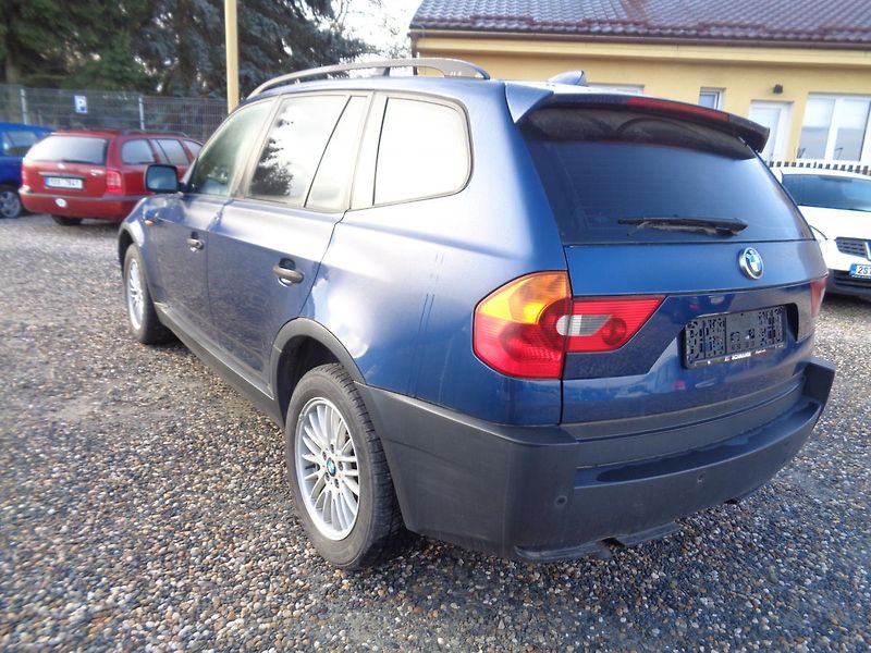 BMW X3 2,0 D - fotka 4 z 15