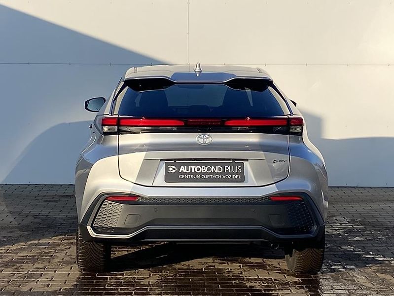 Toyota C-HR 2.0 HSD e-CVT Style - fotka 9 z 21