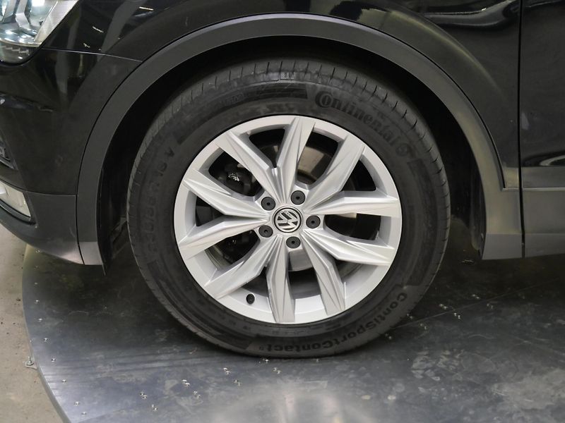 Volkswagen Tiguan - fotka 10 z 23