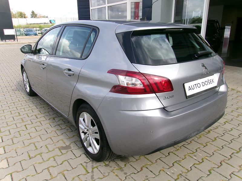 Peugeot 308 - fotka 7 z 16