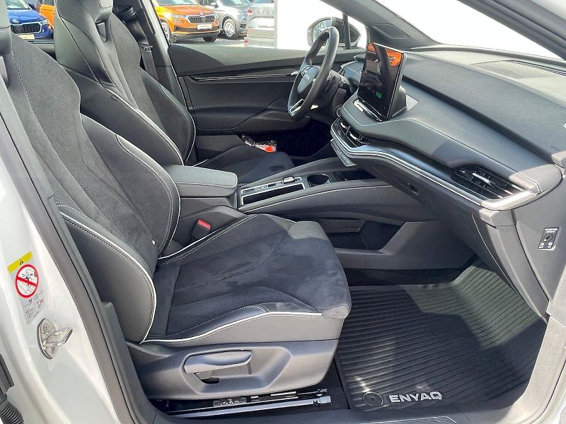 Škoda Enyaq (2026) Sportline 85 82kWh / 210 kW - fotka 9 z 30