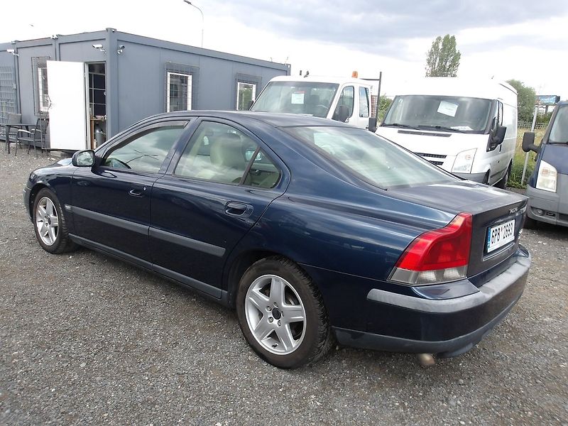 Volvo S60 2,4D JEZDÍ DOBŘE ! PĚKNÝ ! - fotka 10 z 31