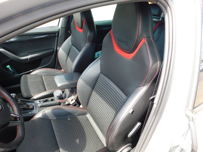 Škoda Octavia (2016) 2.0 TDi RS DSG CHALLENGE - fotka 24 z 47