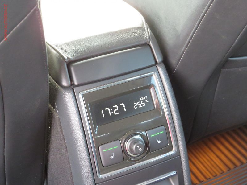 Škoda Superb (2011) 3.6 V6 4x4, ČR, Exclusive - fotka 18 z 28