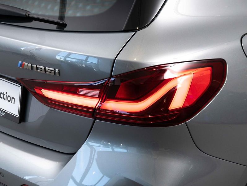 BMW Řada 1 M135i xDrive - fotka 11 z 22