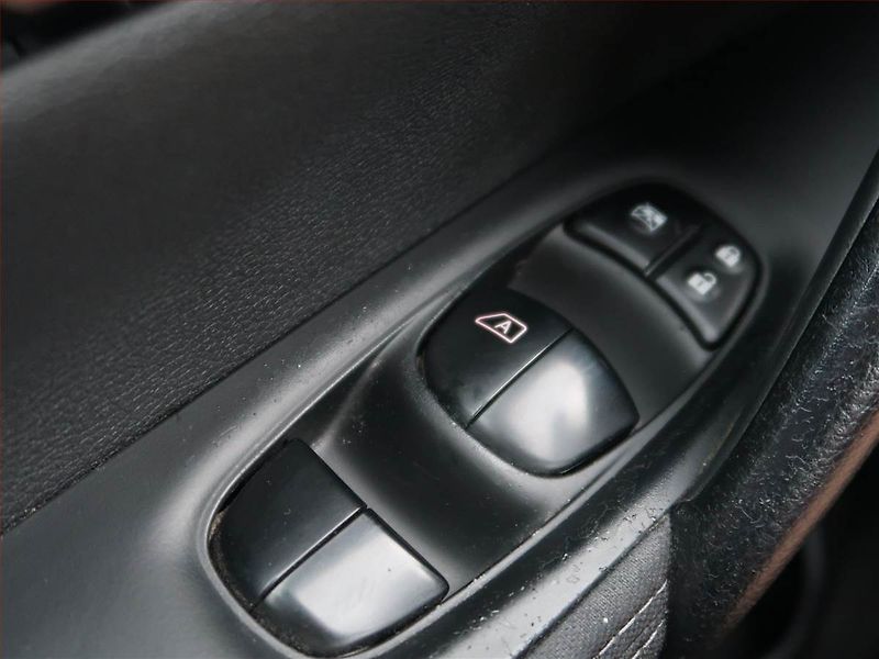 Nissan Qashqai (2015) 1.2 DIG-T, Tempomat - fotka 16 z 17