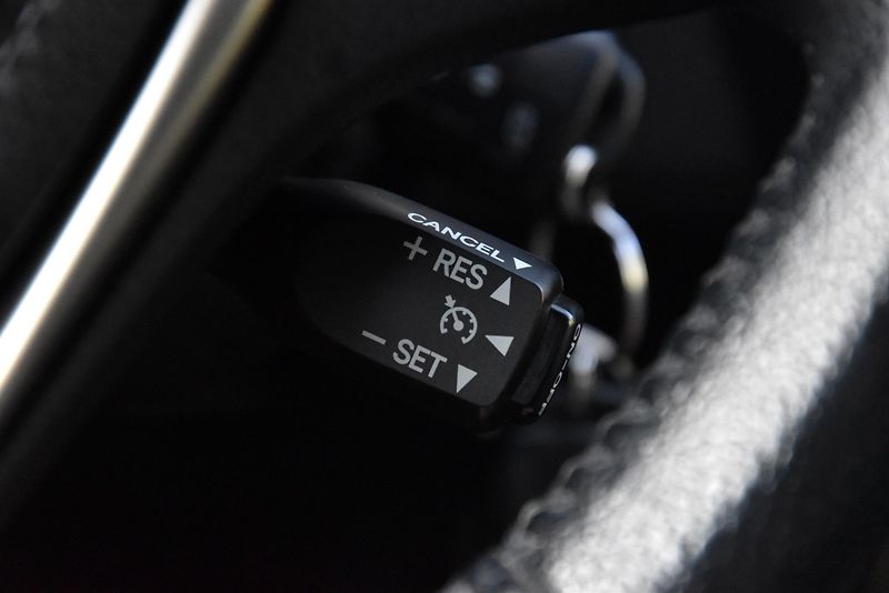 Toyota RAV4 2.2 D4-D AWD,XENONY,KAMERA,ČR - fotka 12 z 49