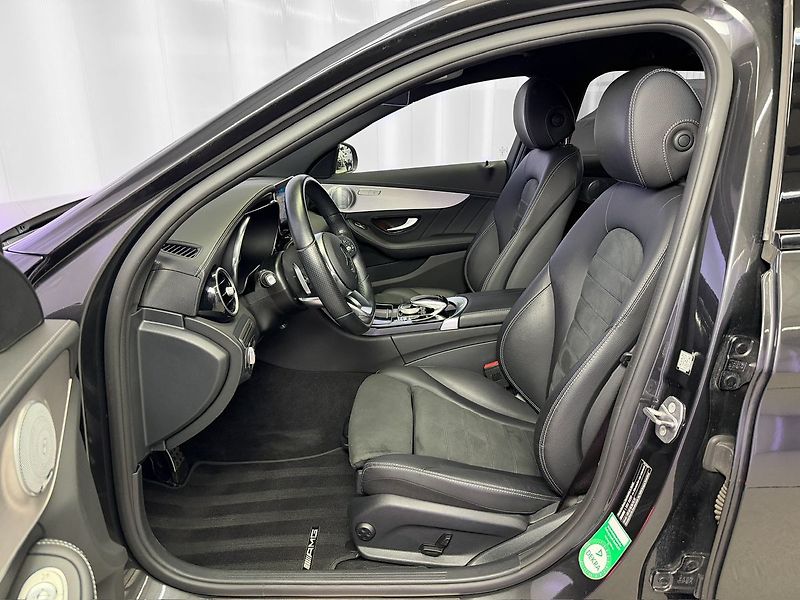 Mercedes-Benz Třídy C 300d AMG, WEBASTO, BURMESTER, - fotka 11 z 25