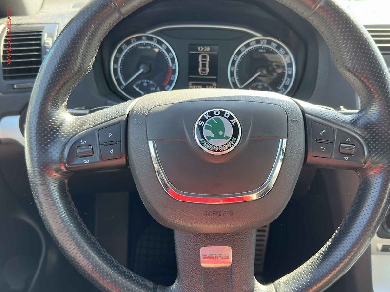 Škoda Octavia (2010) 2.0TDi, DSG, xenon - fotka 12 z 17