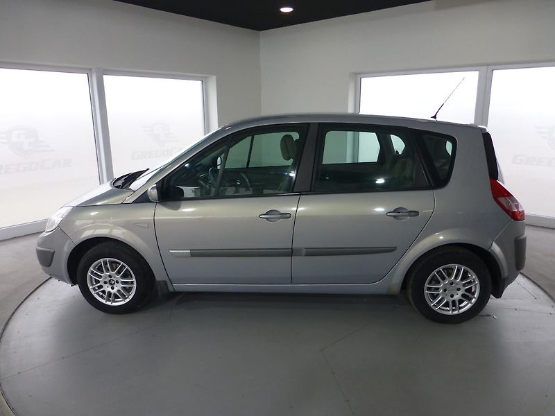 Renault Scénic (2003) 1,6 16V-83KW**DIGI**ALU**TAŽNÉ - fotka 9 z 27