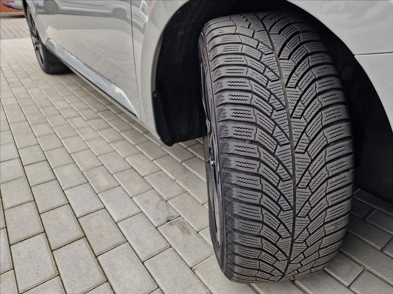 Škoda Superb 2.0TDI 140kW DSG SportLine ,ČR - fotka 47 z 50