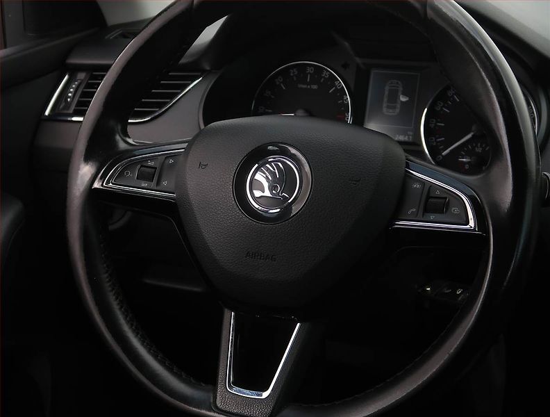Škoda Octavia (2015) Ambition 1.6 TDI 4x4, 4X4 - fotka 18 z 18
