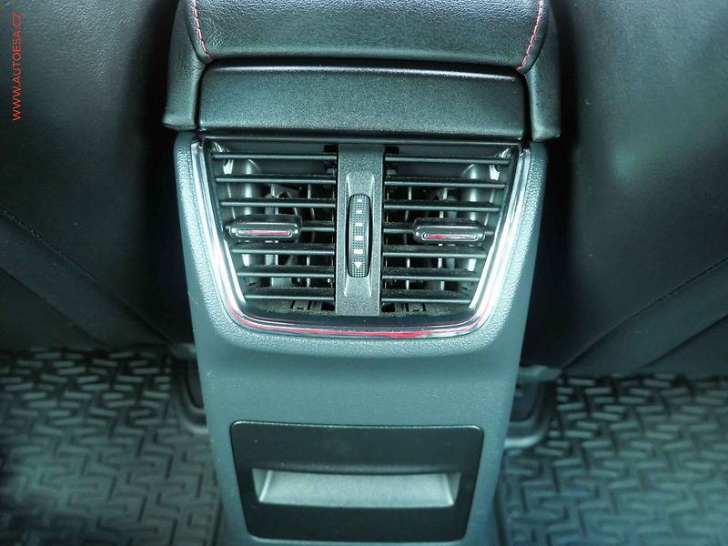 Škoda Octavia (2015) 2.0 TDi, ČR, RS, DSG - fotka 25 z 27