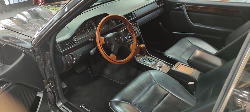 Mercedes-Benz 124 (1994) 320 kupé - fotka 7 z 18