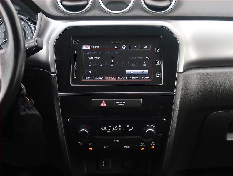 Suzuki Vitara (2019) 1.4 BoosterJet, 4X4, Tempomat - fotka 12 z 21