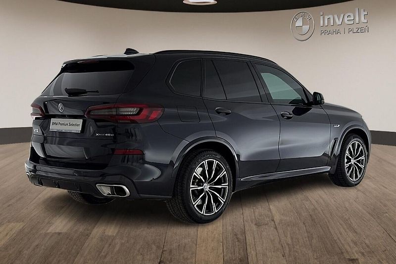 BMW X5 xDrive45e - fotka 3 z 28