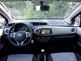 Toyota Yaris (2012) 1.3i 73kW LOUNGE AUT.KLIMA KM - náhled 10